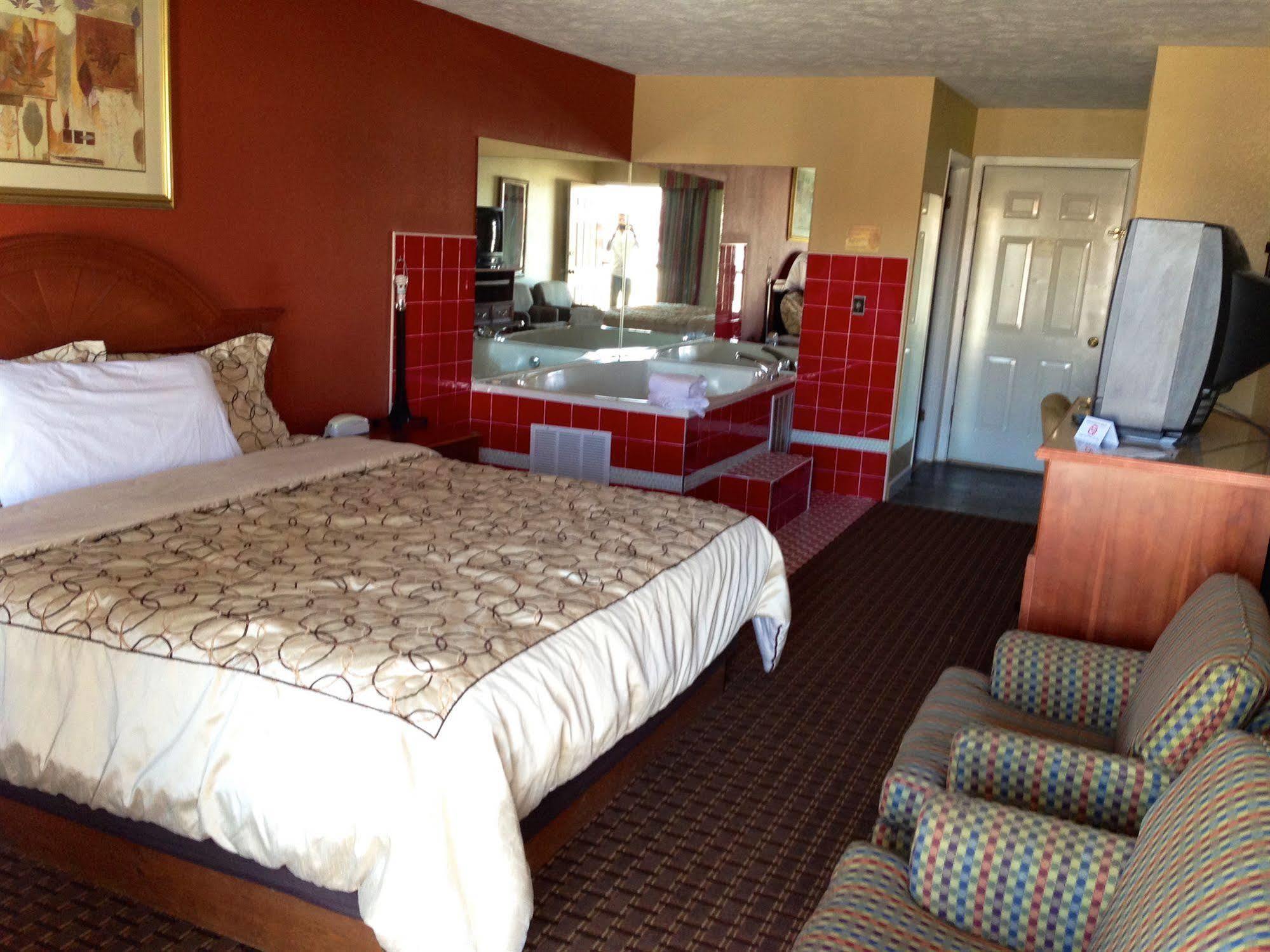 Econo Lodge Sevierville-Pigeon Forge On The River Exterior foto